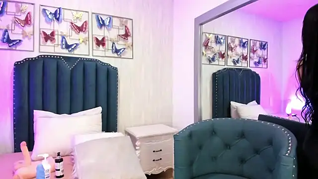 Snapshot of samara_warren chatting on 7, 3, 2025 samara warren online show from 7, 3, 2025