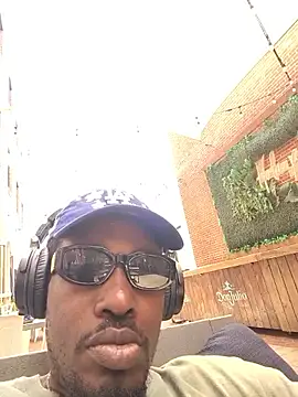 Snapshot of BlackD4uxo chatting on 6, 6, 2026 BlackD4uxo online show from 6, 6, 2026
