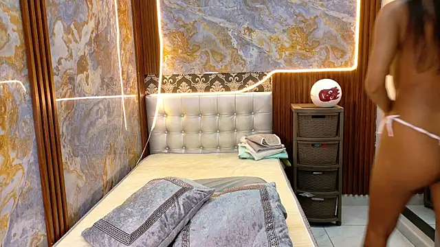 Snapshot of _Jessi29_ chatting on 9, 11, 2025 Jessi29 online show from 9, 11, 2025