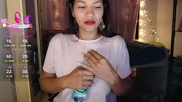 Snapshot of makennaa_ chatting on 15, 10, 2025 makennaa online show from 15, 10, 2025