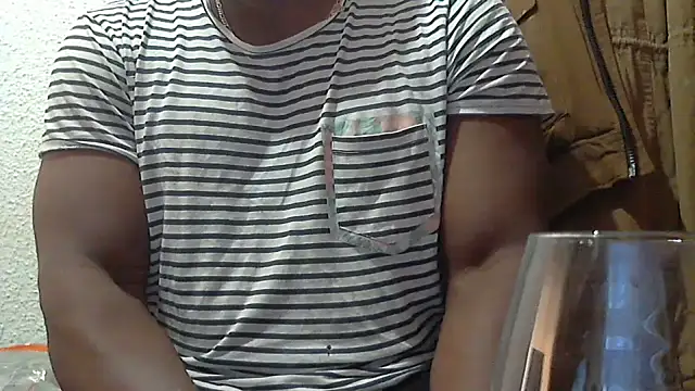 Snapshot of mmoiblack chatting on 18, 10, 2025 mmoiblack online show from 18, 10, 2025