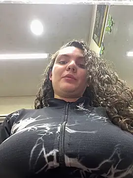 Snapshot of eva_y_marcelo chatting on 3, 10, 2025 eva y marcelo online show from 3, 10, 2025