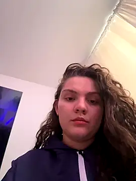 Snapshot of eva_y_marcelo chatting on 8, 11, 2025 eva y marcelo online show from 8, 11, 2025