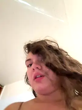 Snapshot of eva_y_marcelo chatting on 22, 11, 2025 eva y marcelo online show from 22, 11, 2025