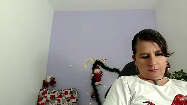 Snapshot of victoria_jones chatting on 8, 1, 2025 victoria jones online show from 8, 1, 2025