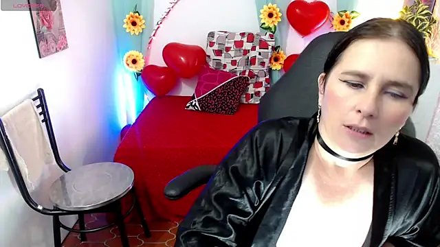 Snapshot of victoria_jones chatting on 15, 2, 2025 victoria jones online show from 15, 2, 2025