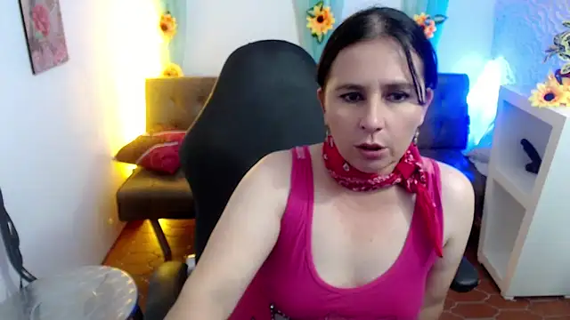 Snapshot of victoria_jones chatting on 20, 2, 2025 victoria jones online show from 20, 2, 2025
