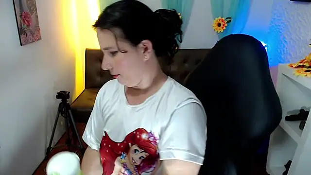 Snapshot of victoria_jones chatting on 11, 3, 2025 victoria jones online show from 11, 3, 2025