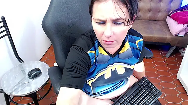 Snapshot of victoria_jones chatting on 15, 3, 2025 victoria jones online show from 15, 3, 2025