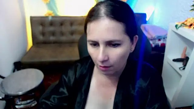Snapshot of victoria_jones chatting on 19, 3, 2025 victoria jones online show from 19, 3, 2025