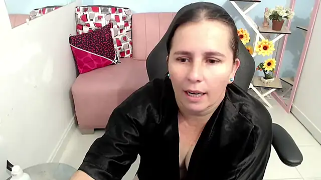 Snapshot of victoria_jones chatting on 24, 9, 2025 victoria jones online show from 24, 9, 2025