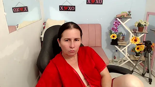 Snapshot of victoria_jones chatting on 7, 10, 2025 victoria jones online show from 7, 10, 2025