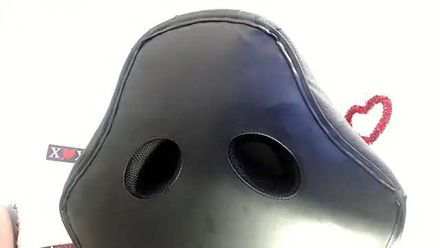 Snapshot of victoria_jones chatting on 18, 10, 2025 victoria jones online show from 18, 10, 2025