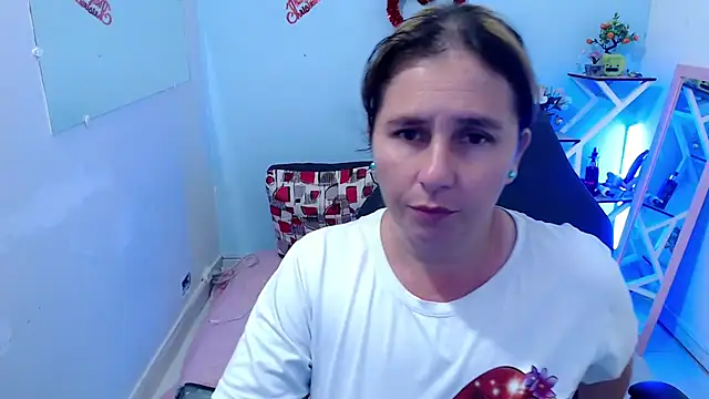 victoria jones online show from 5, 3, 2026