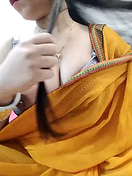 Snapshot of Diya_Chopra chatting on 13, 3, 2025 Diya Chopra online show from 13, 3, 2025