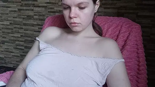 Snapshot of MarieFerguson chatting on 7, 1, 2025 MarieFerguson online show from 7, 1, 2025