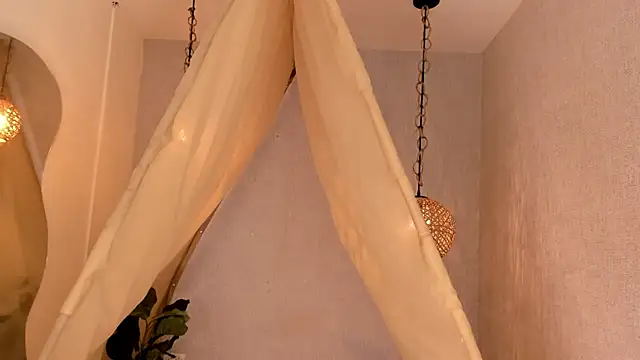 Snapshot of Ariella_Ruiz chatting on 22, 3, 2025 Ariella Ruiz online show from 22, 3, 2025