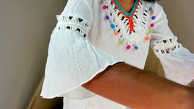 Snapshot of Ariella_Ruiz chatting on 12, 10, 2025 Ariella Ruiz online show from 12, 10, 2025