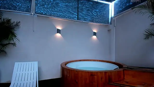 Snapshot of Ariella_Ruiz chatting on 2, 11, 2025 Ariella Ruiz online show from 2, 11, 2025