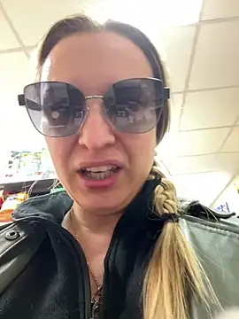 Snapshot of OlgaBuzzz chatting on 20, 3, 2025 OlgaBuzzz online show from 20, 3, 2025