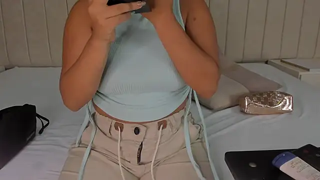 Snapshot of Littleolivia_ chatting on 25, 2, 2025 Littleolivia online show from 25, 2, 2025