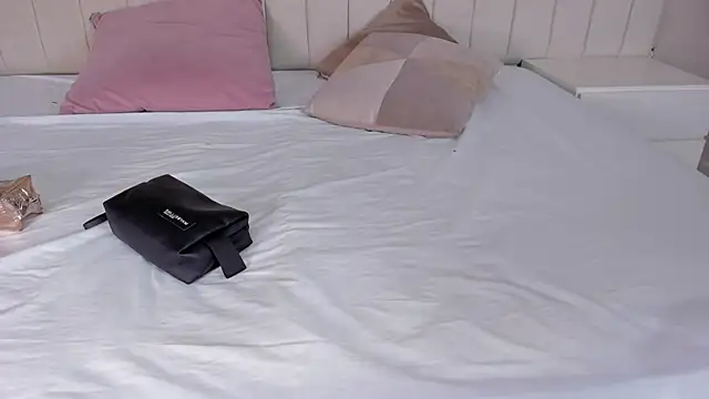 Snapshot of Littleolivia_ chatting on 26, 2, 2025 Littleolivia online show from 26, 2, 2025