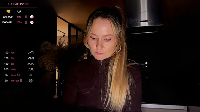 Snapshot of Peach__juice chatting on 13, 12, 2024 Peach juice online show from 13, 12, 2024