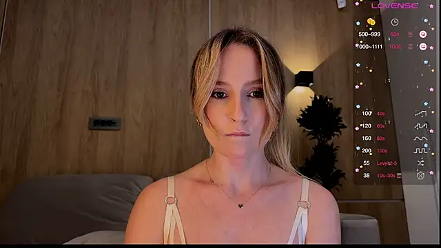 Snapshot of Peach__juice chatting on 9, 2, 2025 Peach juice online show from 9, 2, 2025