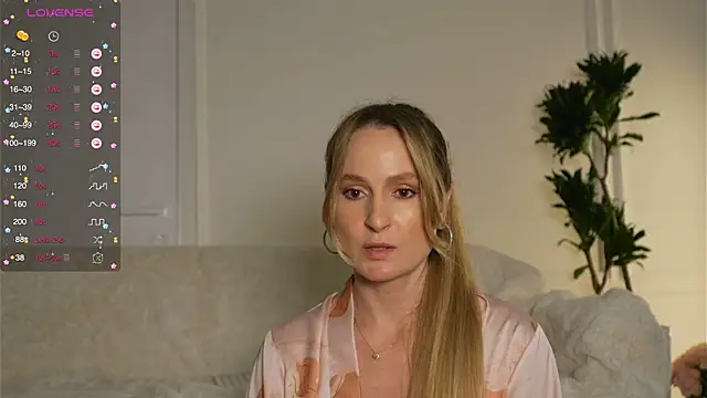 Snapshot of Peach__juice chatting on 3, 3, 2025 Peach juice online show from 3, 3, 2025