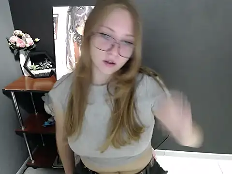 Snapshot of lady_minx chatting on 8, 10, 2025 lady minx online show from 8, 10, 2025