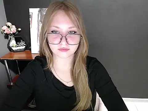 Snapshot of lady_minx chatting on 10, 10, 2025 lady minx online show from 10, 10, 2025