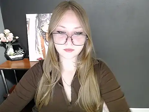 Snapshot of lady_minx chatting on 14, 10, 2025 lady minx online show from 14, 10, 2025