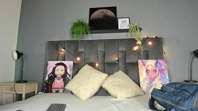 AmbarHills 1 online show from 13, 4, 2026