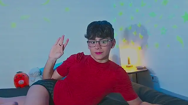 Snapshot of arnold_laurent_ chatting on 5, 12, 2024 arnold laurent online show from 5, 12, 2024