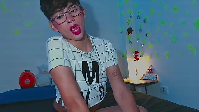 Snapshot of arnold_laurent_ chatting on 8, 12, 2024 arnold laurent online show from 8, 12, 2024