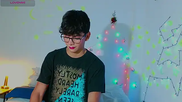 Snapshot of arnold_laurent_ chatting on 20, 12, 2024 arnold laurent online show from 20, 12, 2024