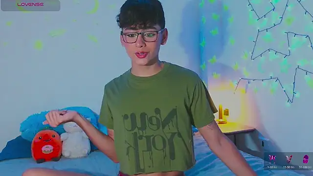 Snapshot of arnold_laurent_ chatting on 12, 1, 2025 arnold laurent online show from 12, 1, 2025