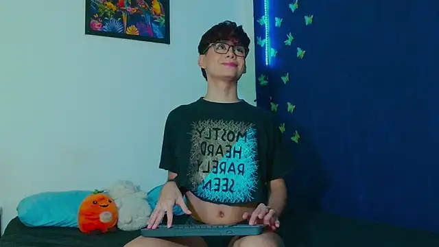 Snapshot of arnold_laurent_ chatting on 22, 10, 2025 arnold laurent online show from 22, 10, 2025