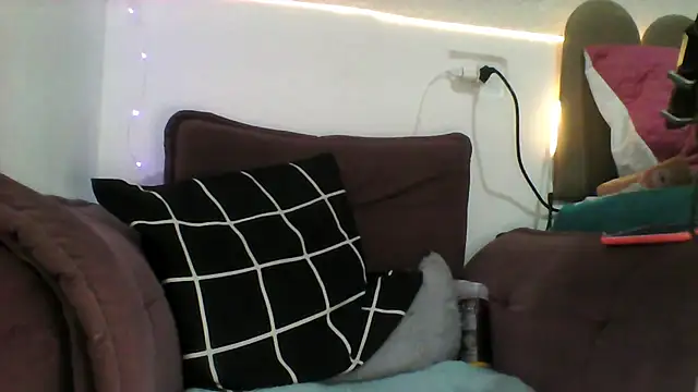 Snapshot of PollyCrush chatting on 22, 10, 2025 PollyCrush online show from 22, 10, 2025