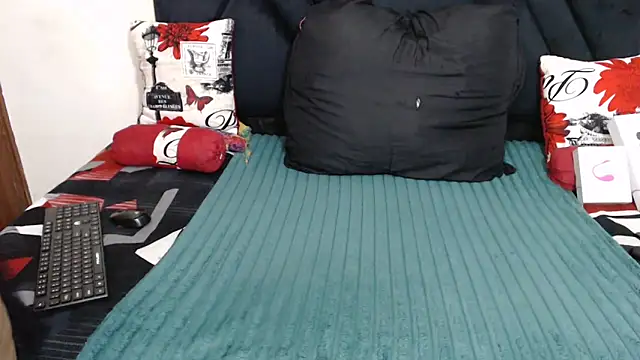 Snapshot of ThickAss90 chatting on 15, 9, 2025 ThickAss90 online show from 15, 9, 2025