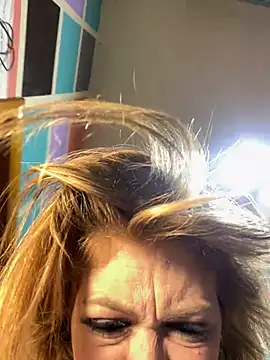 Snapshot of Blondebeauty6996 chatting on 10, 12, 2024 Blondebeauty6996 online show from 10, 12, 2024