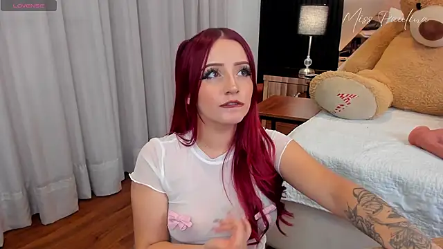 misspaulinaa online show from 19, 2, 2025