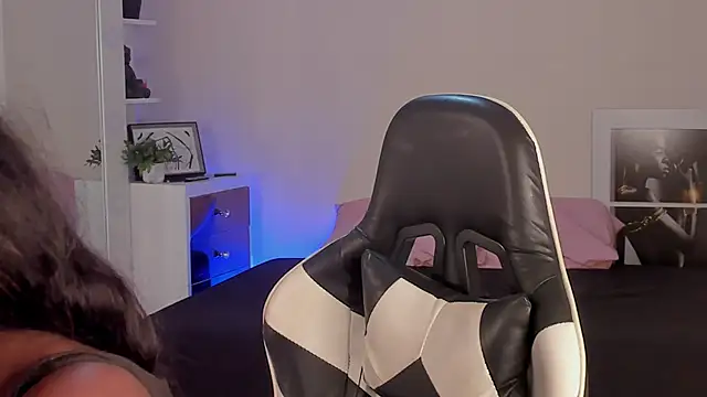 SavannahWildee online show from 6, 12, 2024