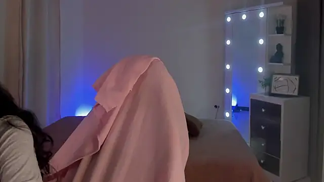 SavannahWildee online show from 25, 2, 2025