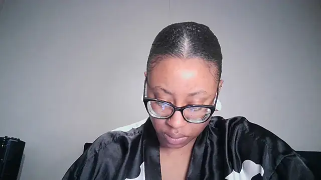 Snapshot of Nyxie_Chaos chatting on 2, 12, 2025 Nyxie Chaos online show from 2, 12, 2025