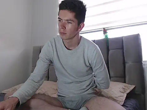 Snapshot of Eliantg chatting on 8, 12, 2024 Eliantg online show from 8, 12, 2024