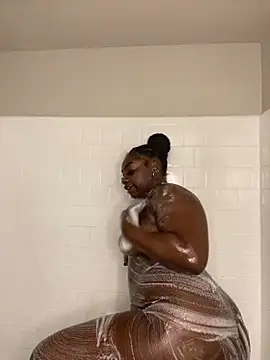 Snapshot of LillShayy chatting on 7, 12, 2024 LillShayy online show from 7, 12, 2024