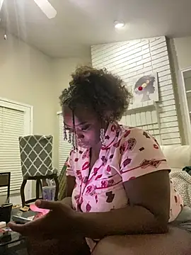 Snapshot of LillShayy chatting on 5, 5, 2026 LillShayy online show from 5, 5, 2026