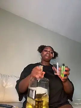 Snapshot of LillShayy chatting on 4, 6, 2026 LillShayy online show from 4, 6, 2026