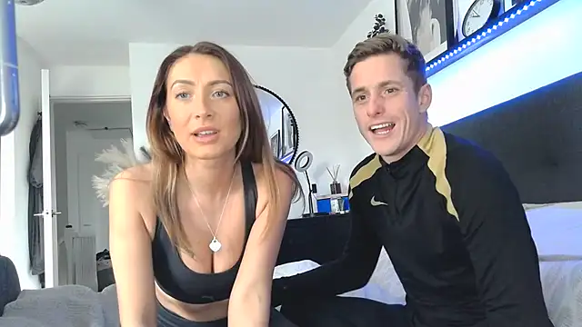 Pollypearson online show from 4, 2, 2025